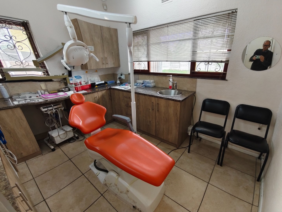 Commercial Property for Sale in Amstelhof Western Cape